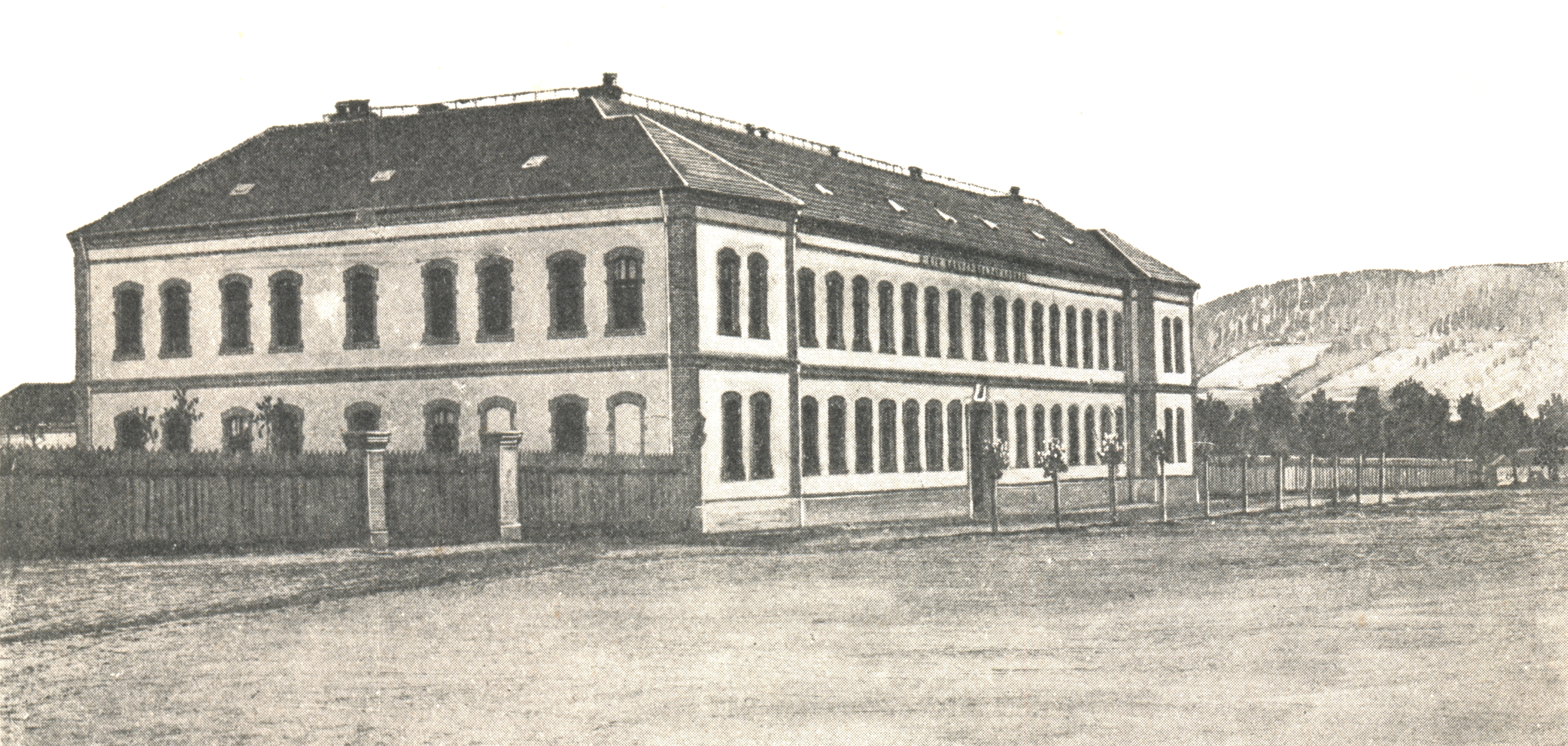 Pécs Honvédkórház a Kertvárosban